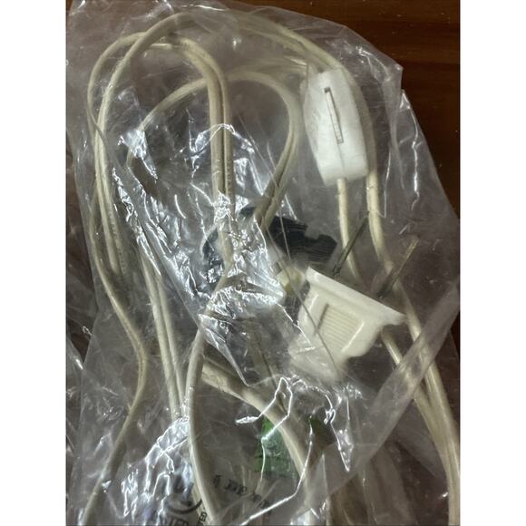 Vtg Midwest Easter Village Cottontail Lane Train Station In Box - Picture 6 of 7